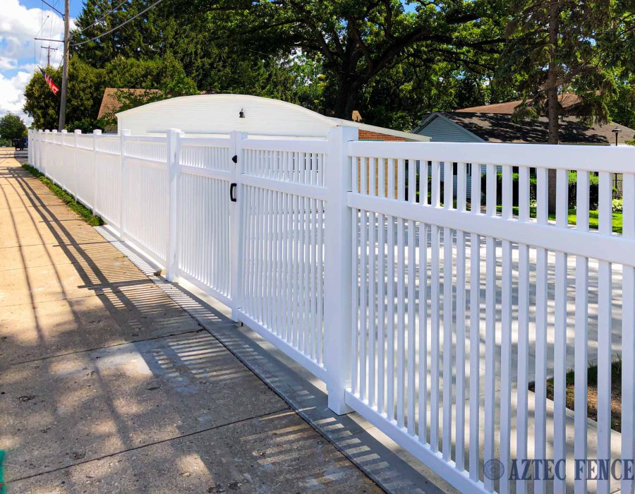 Residential Vinyl Picket Fence -07